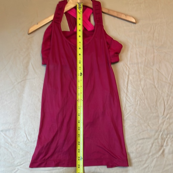 Lululemon top size 4 fuchsia pink - Picture 4 of 5